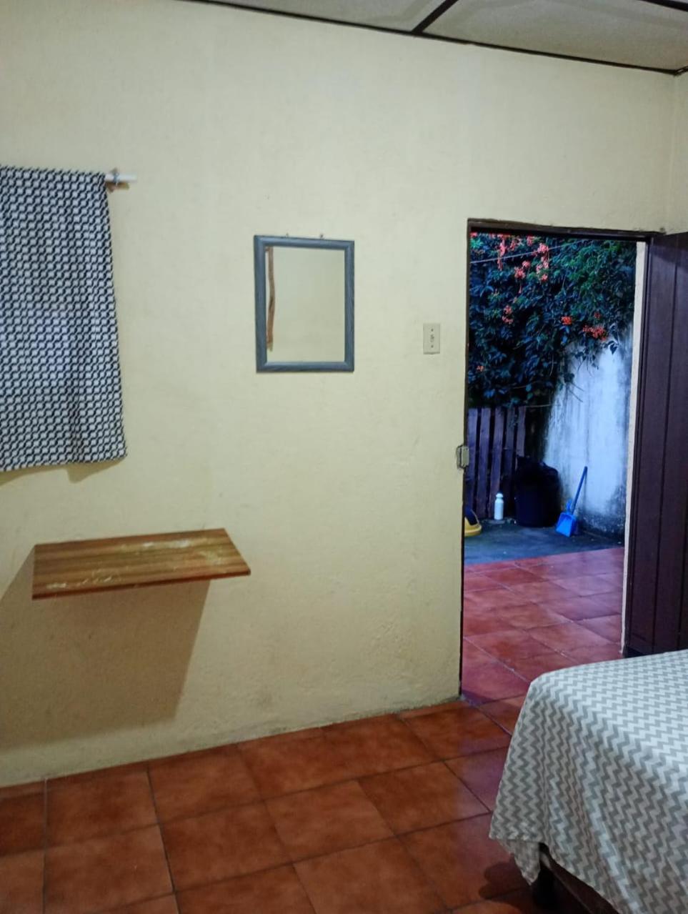 Hospedaje Basico El Jaguar Antigua Exterior foto